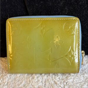 Louis Vuitton Compact Wallet Vernis Monogram Zip Around Date Code MI0959
CO